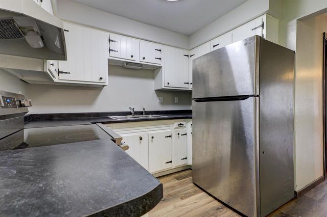 1825 W BREWSTER STREET, Appleton, WI 54942