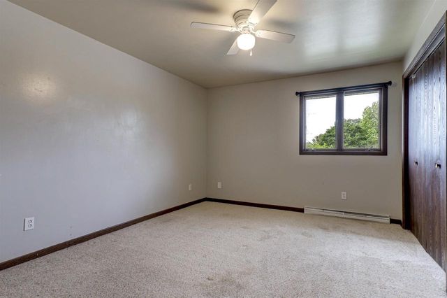 1825 W BREWSTER STREET, Appleton, WI 54942