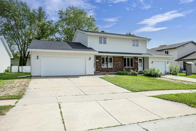1825 W BREWSTER STREET, Appleton, WI 54942