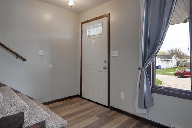 1825 W BREWSTER STREET, Appleton, WI 54942