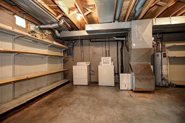 1825 W BREWSTER STREET, Appleton, WI 54942