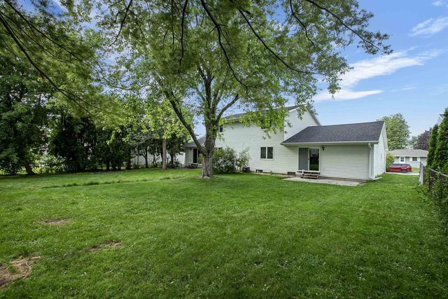1825 W BREWSTER STREET, Appleton, WI 54942