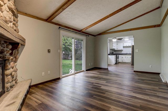 1825 W BREWSTER STREET, Appleton, WI 54942