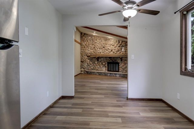 1825 W BREWSTER STREET, Appleton, WI 54942