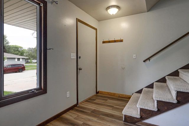 1825 W BREWSTER STREET, Appleton, WI 54942