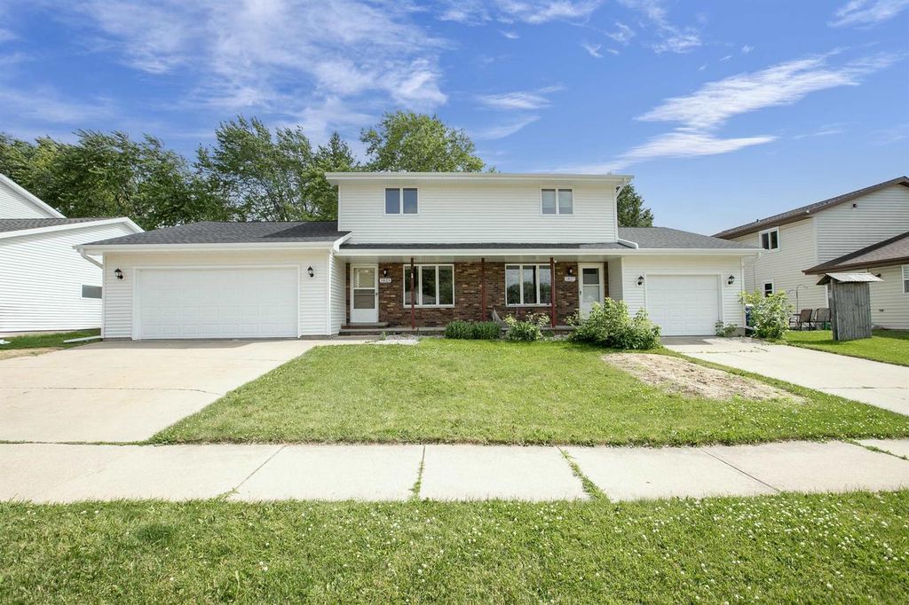 1825 W BREWSTER STREET, Appleton, WI 54942
