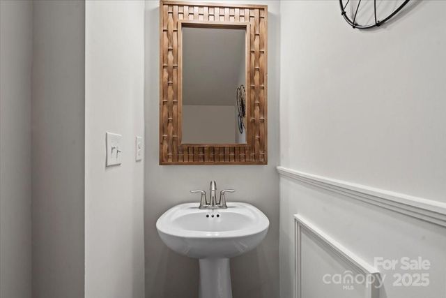 9042 Northfield Crossing Drive, Charlotte, NC 28269