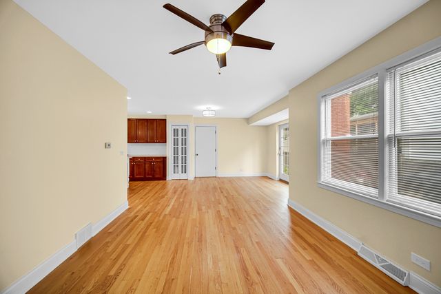 1800 W Sibley Street, Park Ridge, IL 60068