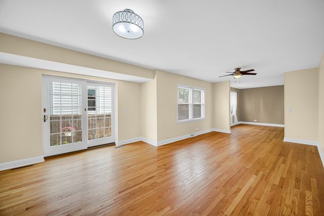 1800 W Sibley Street, Park Ridge, IL 60068