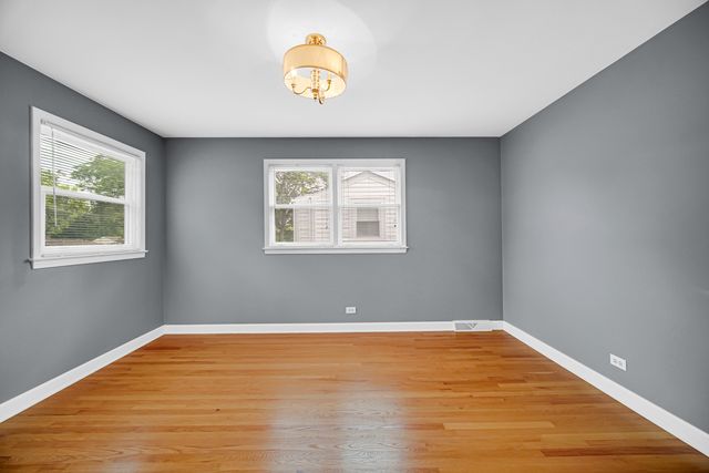 1800 W Sibley Street, Park Ridge, IL 60068