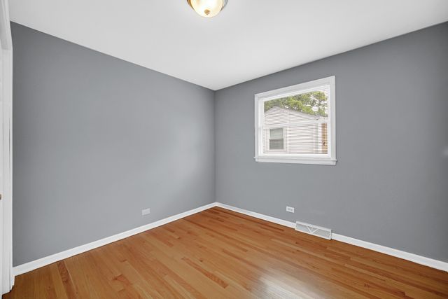 1800 W Sibley Street, Park Ridge, IL 60068