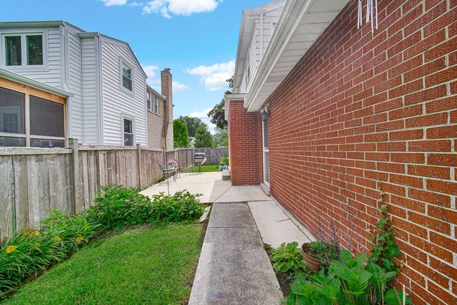 1800 W Sibley Street, Park Ridge, IL 60068