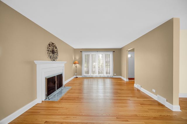 1800 W Sibley Street, Park Ridge, IL 60068