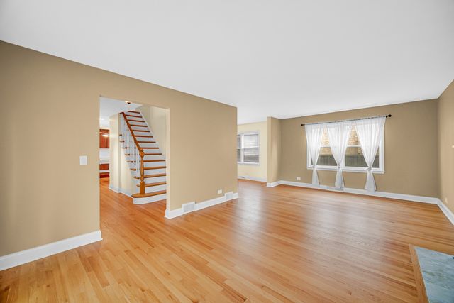 1800 W Sibley Street, Park Ridge, IL 60068