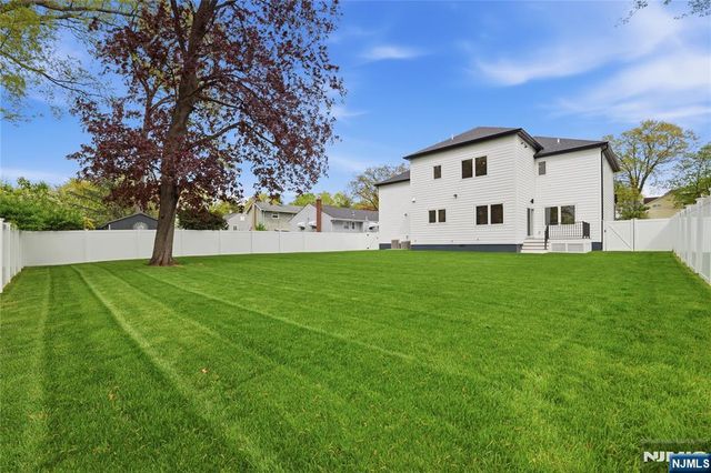 765 7th Avenue, River Edge, NJ 07661