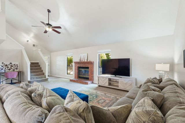 7718 N Woodrow Avenue, Fresno, CA 93720