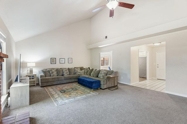 7718 N Woodrow Avenue, Fresno, CA 93720