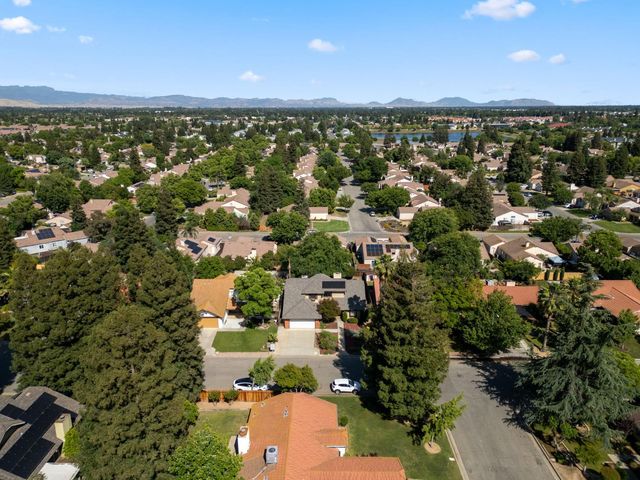7718 N Woodrow Avenue, Fresno, CA 93720