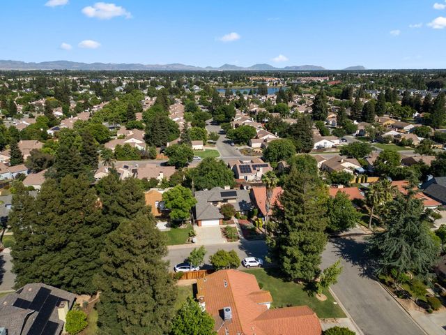 7718 N Woodrow Avenue, Fresno, CA 93720