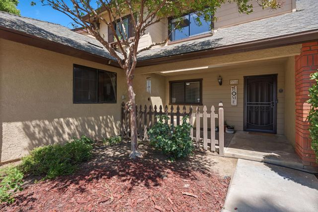 7718 N Woodrow Avenue, Fresno, CA 93720