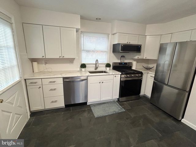 69 WICKOM AVE, Hamilton, NJ 08690