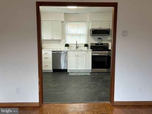 69 WICKOM AVE, Hamilton, NJ 08690