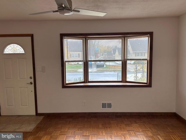 69 WICKOM AVE, Hamilton, NJ 08690