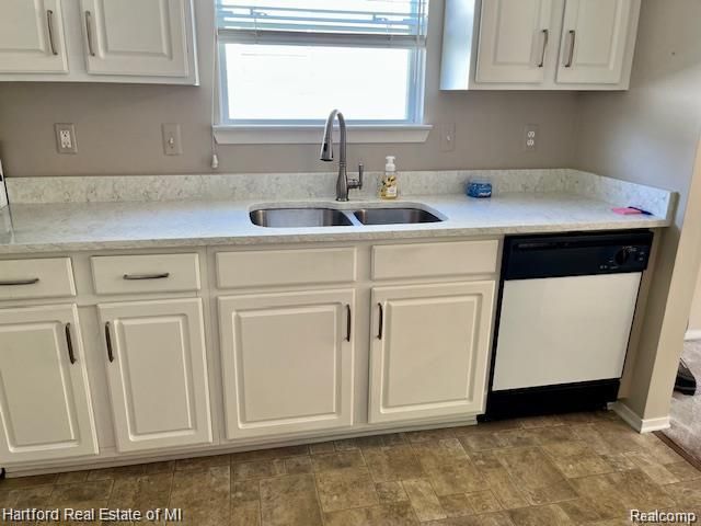 402 Mulberry Drive, Commerce Charter Township, MI 48390