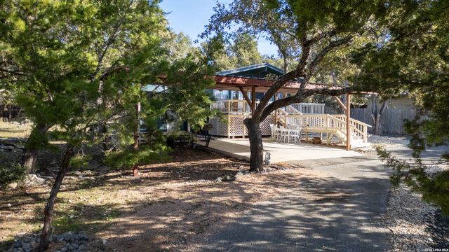 326 Cedar Dr, Canyon Lake, TX 78133