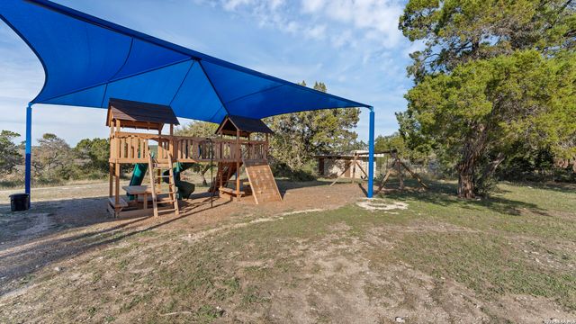 326 Cedar Dr, Canyon Lake, TX 78133