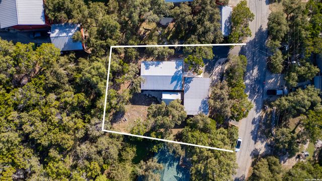 326 Cedar Dr, Canyon Lake, TX 78133