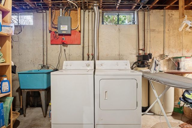 52836 Arbor Drive, South Bend, IN 46635