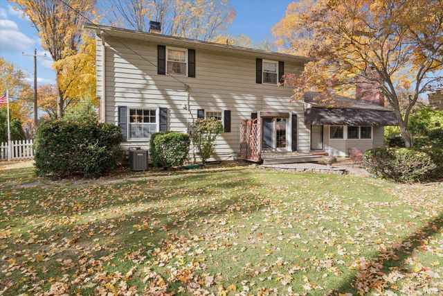 52836 Arbor Drive, South Bend, IN 46635