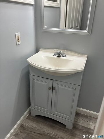 38 Shirley Street APT 5, Waterbury, CT 06708