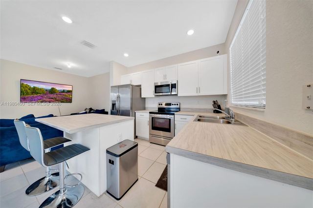 2699 SE 19th St, Homestead, FL 33035