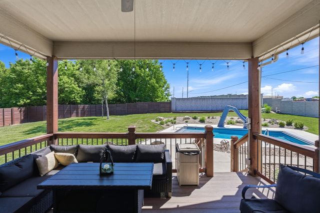 2500 N Debra Dr, El Dorado, KS 67042