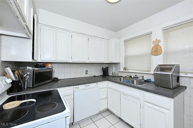 449 Kathron Avenue, Cuyahoga Falls, OH 44221