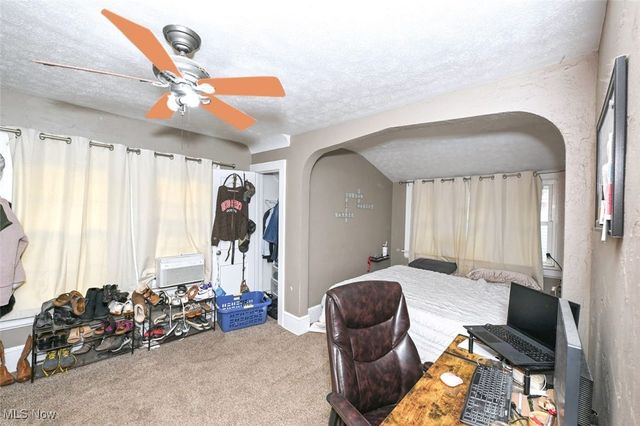 449 Kathron Avenue, Cuyahoga Falls, OH 44221