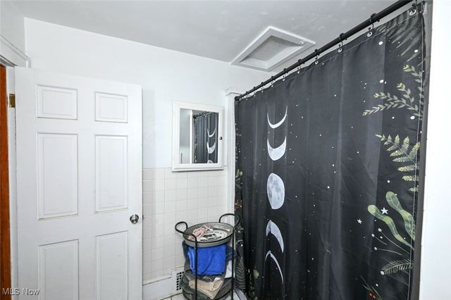 449 Kathron Avenue, Cuyahoga Falls, OH 44221