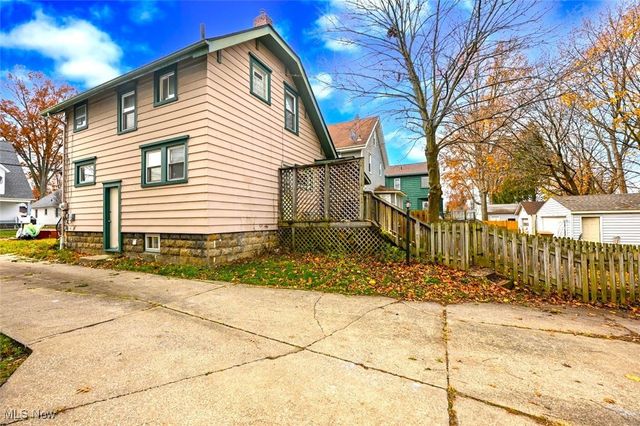 449 Kathron Avenue, Cuyahoga Falls, OH 44221