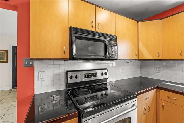 2211 S Hawthorne Road, Winston-salem, NC 27103