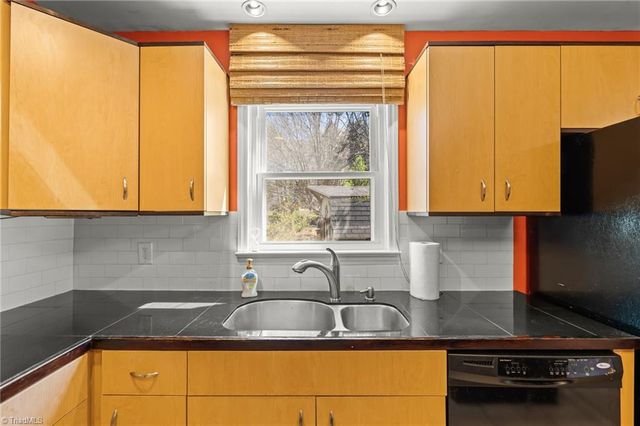 2211 S Hawthorne Road, Winston-salem, NC 27103