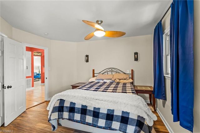 2211 S Hawthorne Road, Winston-salem, NC 27103