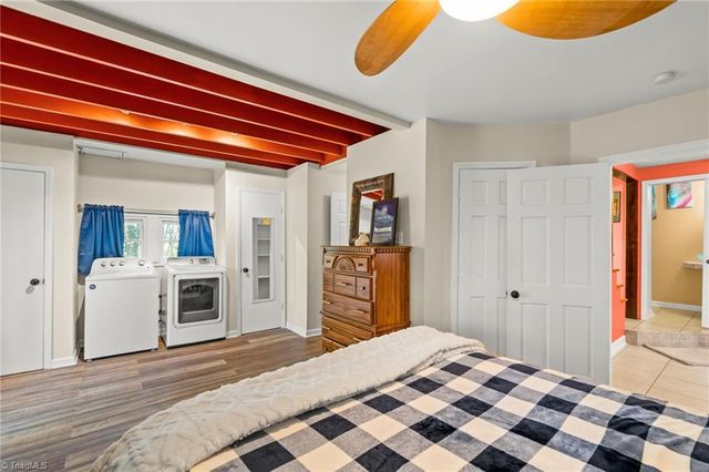 2211 S Hawthorne Road, Winston-salem, NC 27103