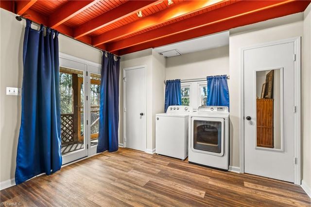 2211 S Hawthorne Road, Winston-salem, NC 27103