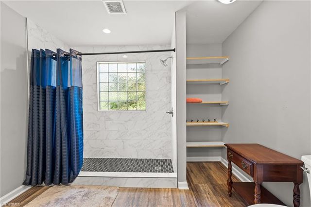 2211 S Hawthorne Road, Winston-salem, NC 27103