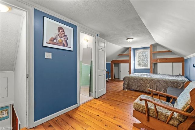 2211 S Hawthorne Road, Winston-salem, NC 27103