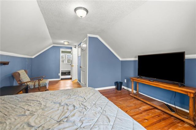 2211 S Hawthorne Road, Winston-salem, NC 27103