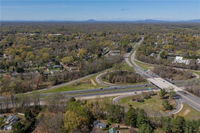 2211 S Hawthorne Road, Winston-salem, NC 27103