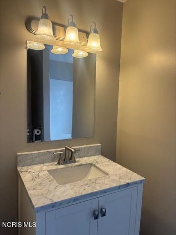 1105 1st Street, Findlay, OH 45840